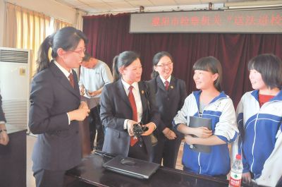 ���Йz��Ժ�_չ�ͷ��M(j��n)У�@���(d��ng)